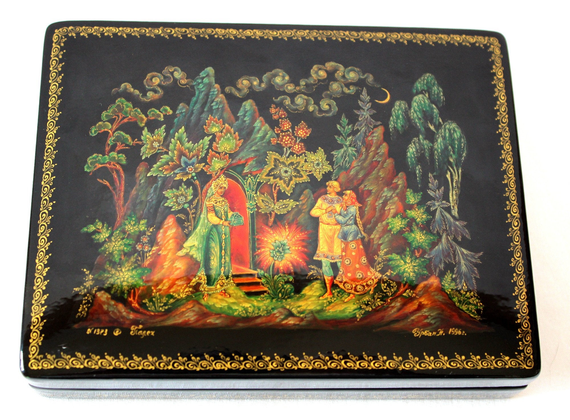 洋書 Russian Lacquered Miniatures Russian ORIGINAL Vintage 1996 Intricately Hand Painted and