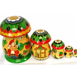 Vintage Unusual Russian Nesting Wooden Doll Matrioshka Hand Painted Wood Burnt & Signed by Russian Artist 5 doll set Mushroom Shape #114