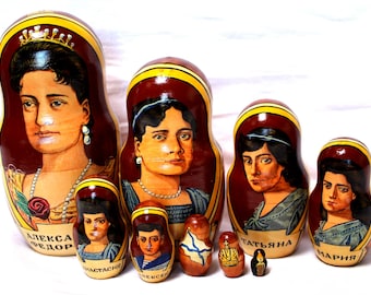 Vintage Czar Nicholas II Family Russian Nesting Doll, 9-piece