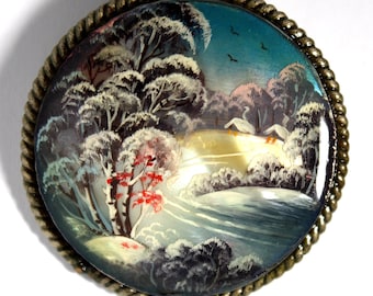 Broche vintage Fedoskino: Paisaje invernal ruso de los años 80, nácar pintado a mano n.° 46
