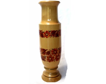Jarrón de madera ucraniano hecho a mano, década de 1980, lacado con motivos florales rojos