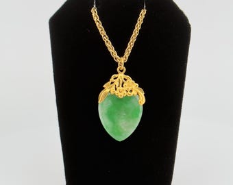 24k Yellow Gold Green Jade Heart Pendant