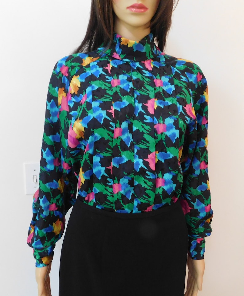 Vintage 80/'s Michelle Stuart secretary blouse-Great above the keyboard look-Vibrant colors-silky material-machine washable-long sleeves