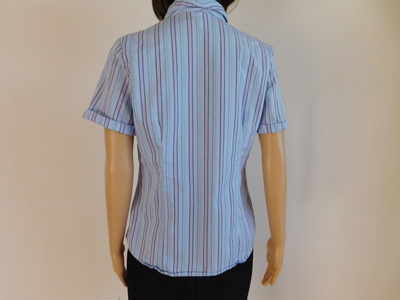 Tie in front womens vintage button up blouse shirt-striped-short cuffed sleeves-Great with jeans-machine washable-Size Medium-Free shipping