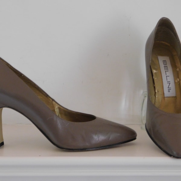 80's Bellini vintage designer leather high heel pumps--neutral taupe color-wide--Size 6 1/2 C---3 inch heel--light wear--great condition