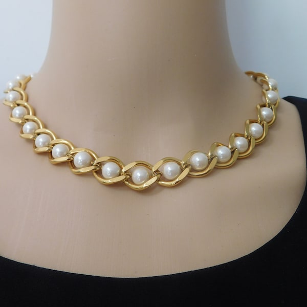 Vintage pearl & gold choker-classy-classic-timeless-17 inch-Good quality costume jewelry from the 90's-Great gift for her-Gift boxed