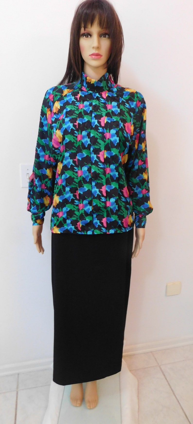 Vintage 80/'s Michelle Stuart secretary blouse-Great above the keyboard look-Vibrant colors-silky material-machine washable-long sleeves