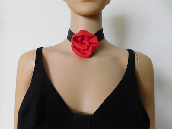 Black silk choker best sale