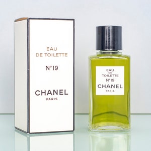 Chanel No.19 Poudre For Women 100ml Eau de Parfum price in Bahrain