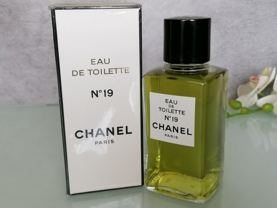 CHANEL No 19 Eau De Parfum Spray 1.7 fl oz/50 ml RARE Read Descr