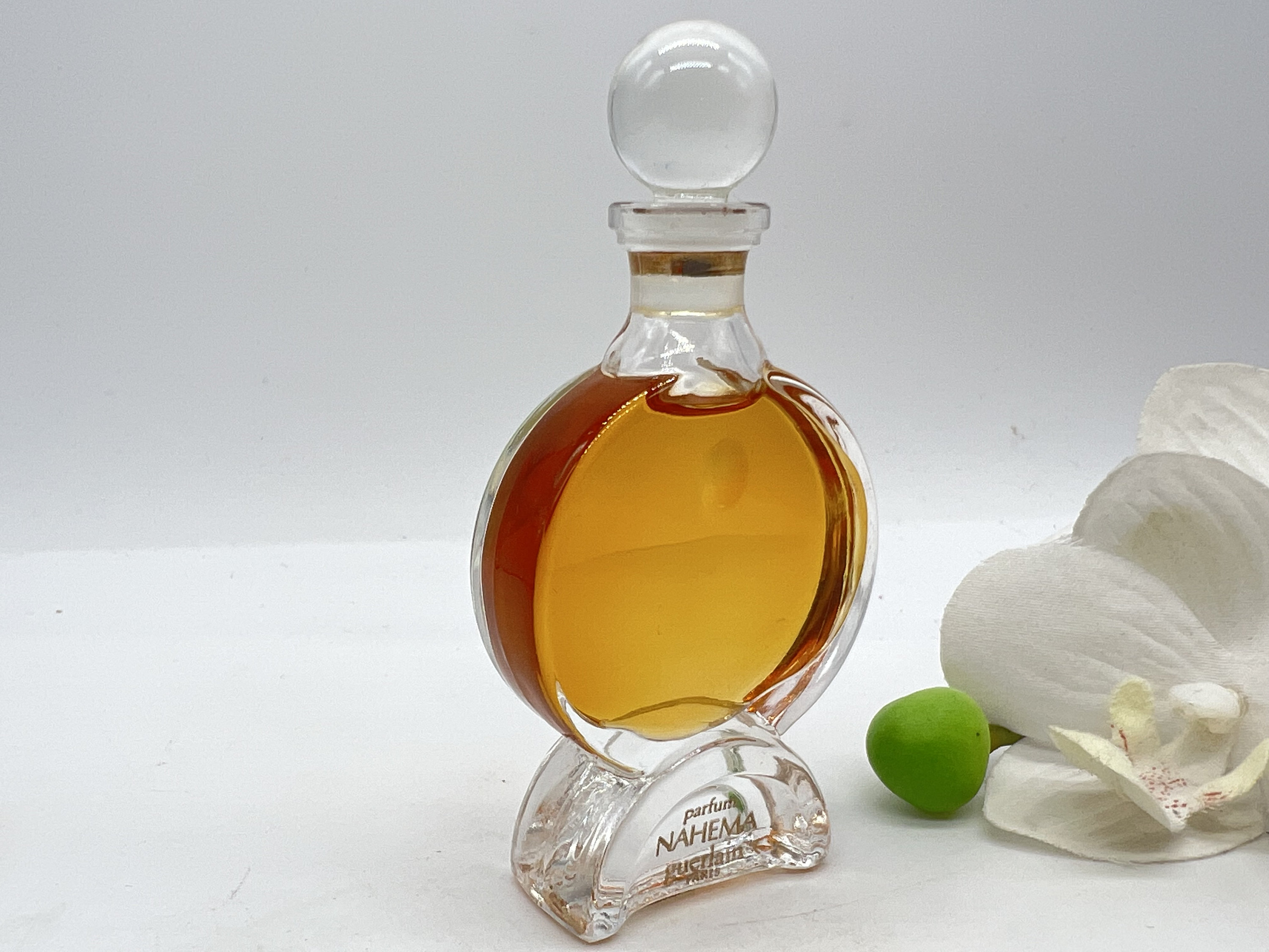 GUERLAIN NAHEMA PARFUM ゲランナエマ7.5ml 廃盤レア Nahéma Extract Guerlain perfume - a fragrance for women 1979