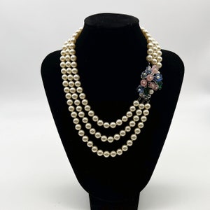 Necklace Pearls by L&#39;Officiel, Three Strands of Glass Pearls ,Clasp in the shape of a bouquet of resin flowers ,Vintage 80s,  Made in Italy