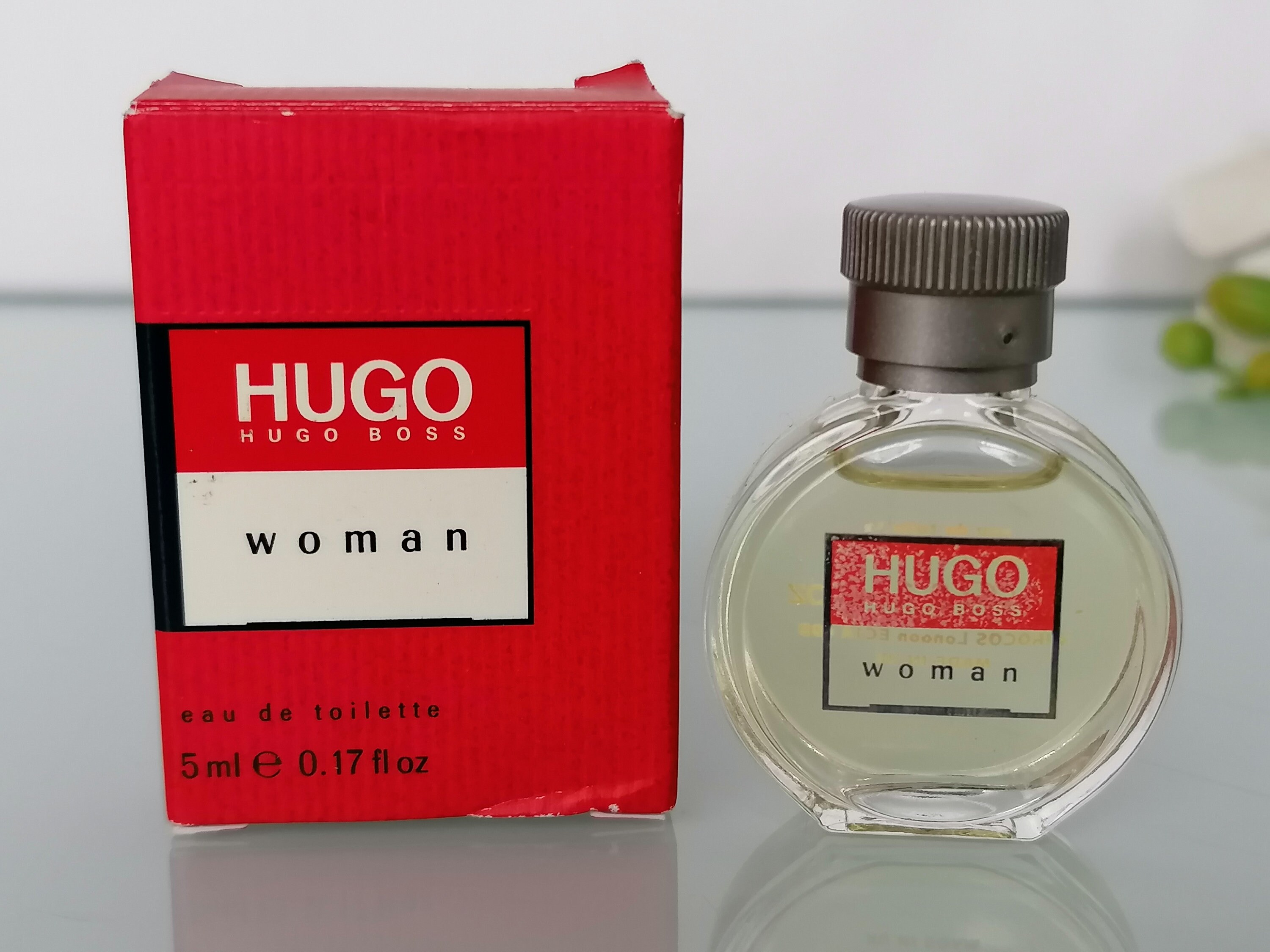Духи hugo отзывы. Hugo boss духи женские красные.