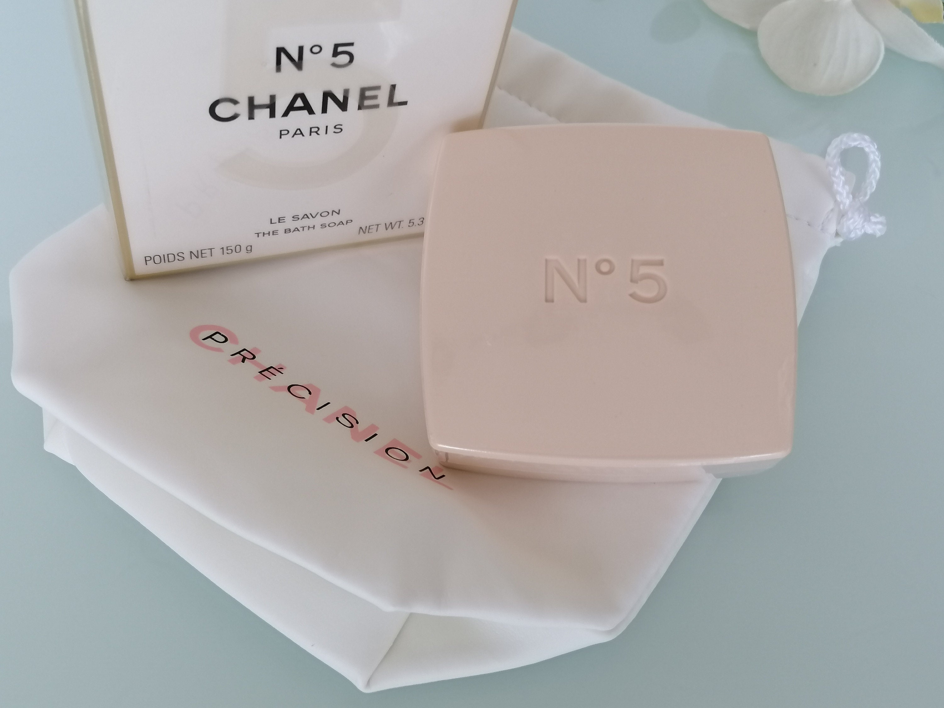 Yeira Guevara on X: #Step 2! Surprise ladies: #Chanel No.5 Le Savon The Bath  Soap is here! 👏🏻👏🏻👏🏻Thanks God,Yei.@CHANEL #TheOneThatIWant   / X