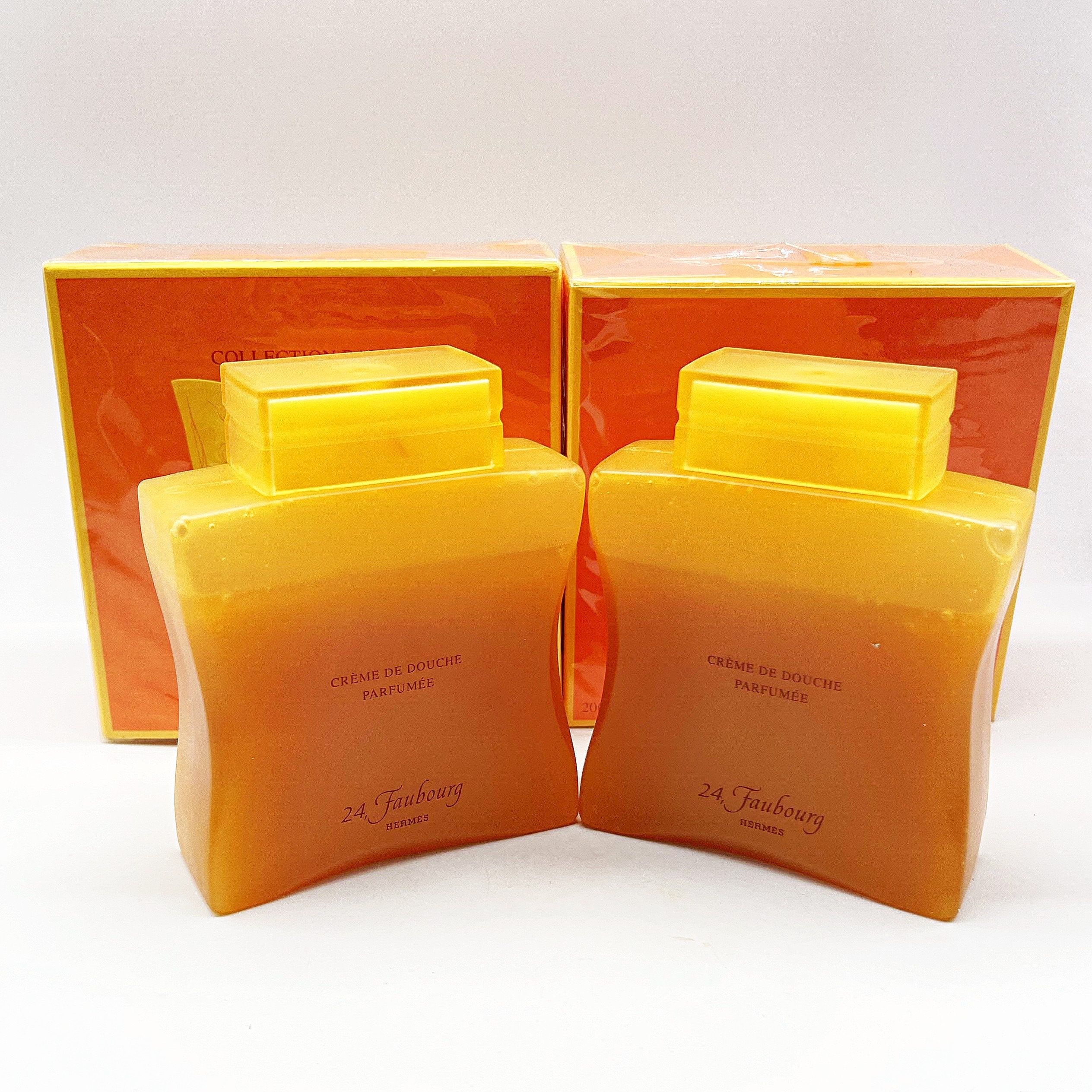 2 Distributeurs à Savon HERMES D'occasion - Couleur Beige, En Plastique - Bon état Général