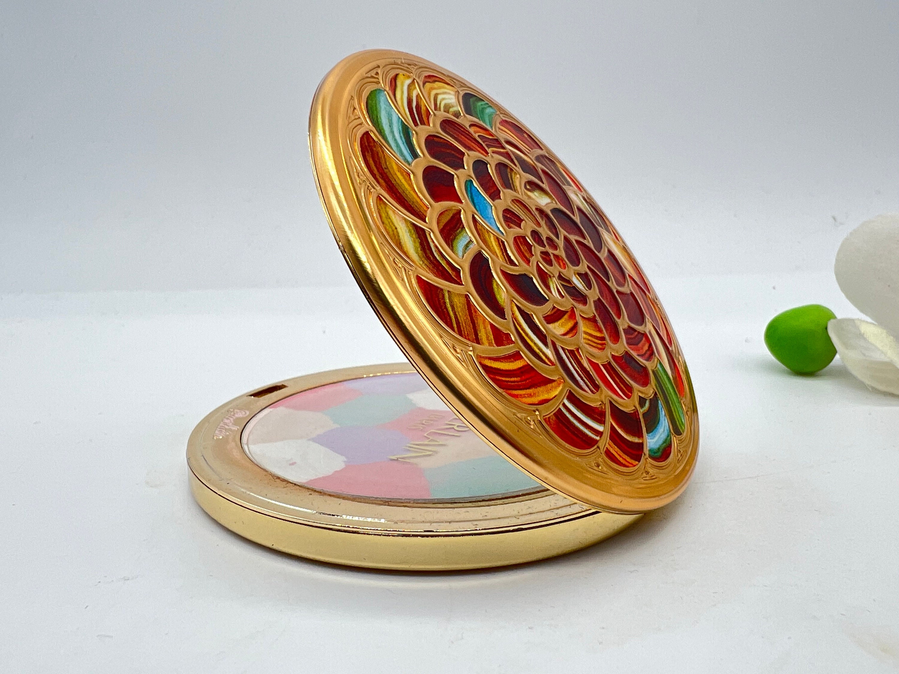 Les Meteorites Voyage, Guerlain ,compact Powder , Refillable 0,28