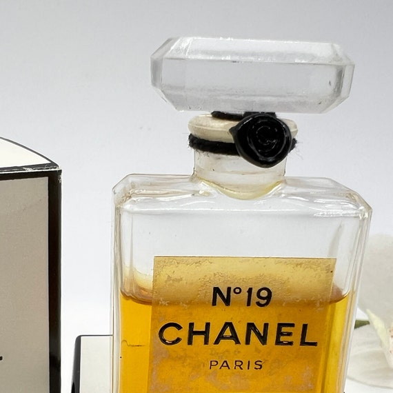 Parfum No 19 1971 Extrait 1/4 Fl.oz 75 Ml Rare Vintage -  Sweden