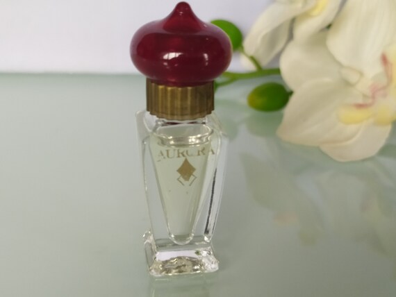 mysterious flower perfume