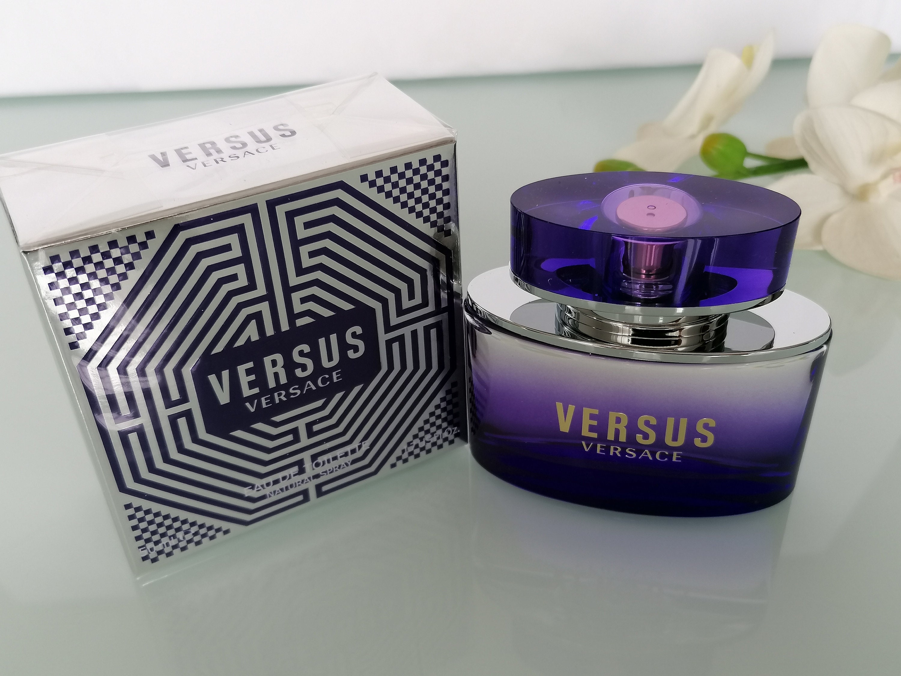 【送料込み】VERSUS(ヴェルサス) オードトワレ 送料込み】VERSUS(ヴェルサス) オードトワレ