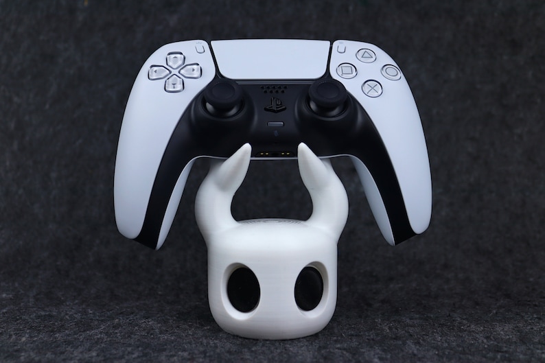 Hollow Knight Stand for All Controllers, Gift for Gamer, Indie Game Decor image 2