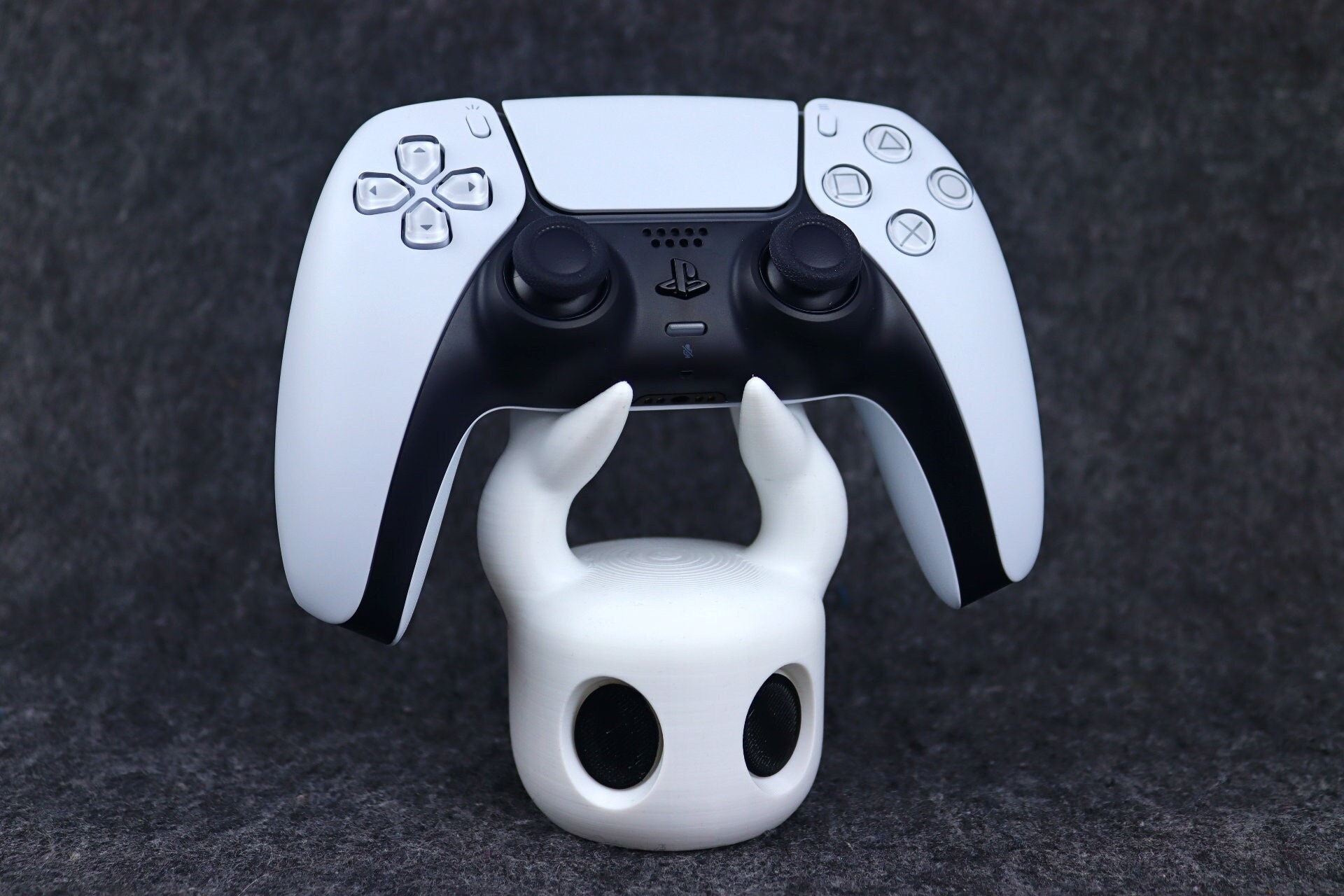 Hollow Knight Stand for All Controllers, Gift for Gamer, Indie Game Decor