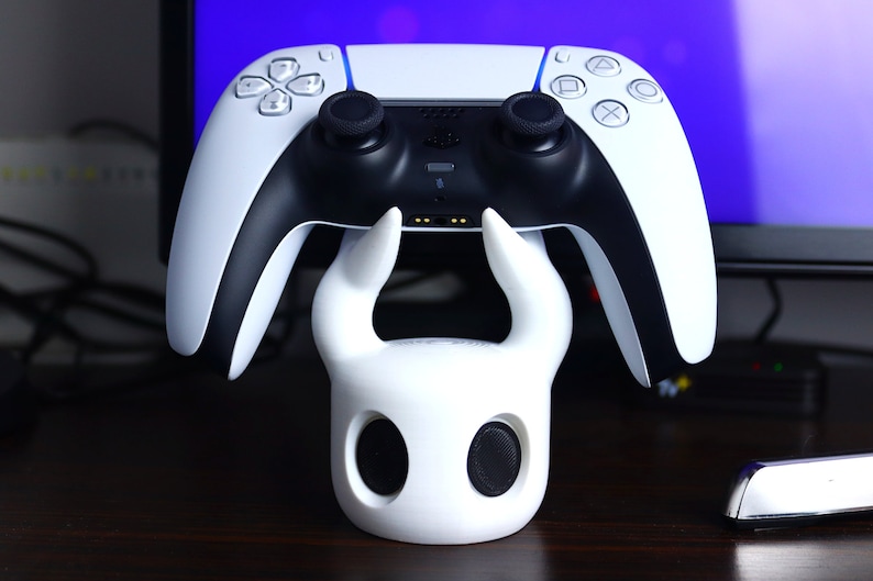 Hollow Knight Stand for All Controllers, Gift for Gamer, Indie Game Decor image 8