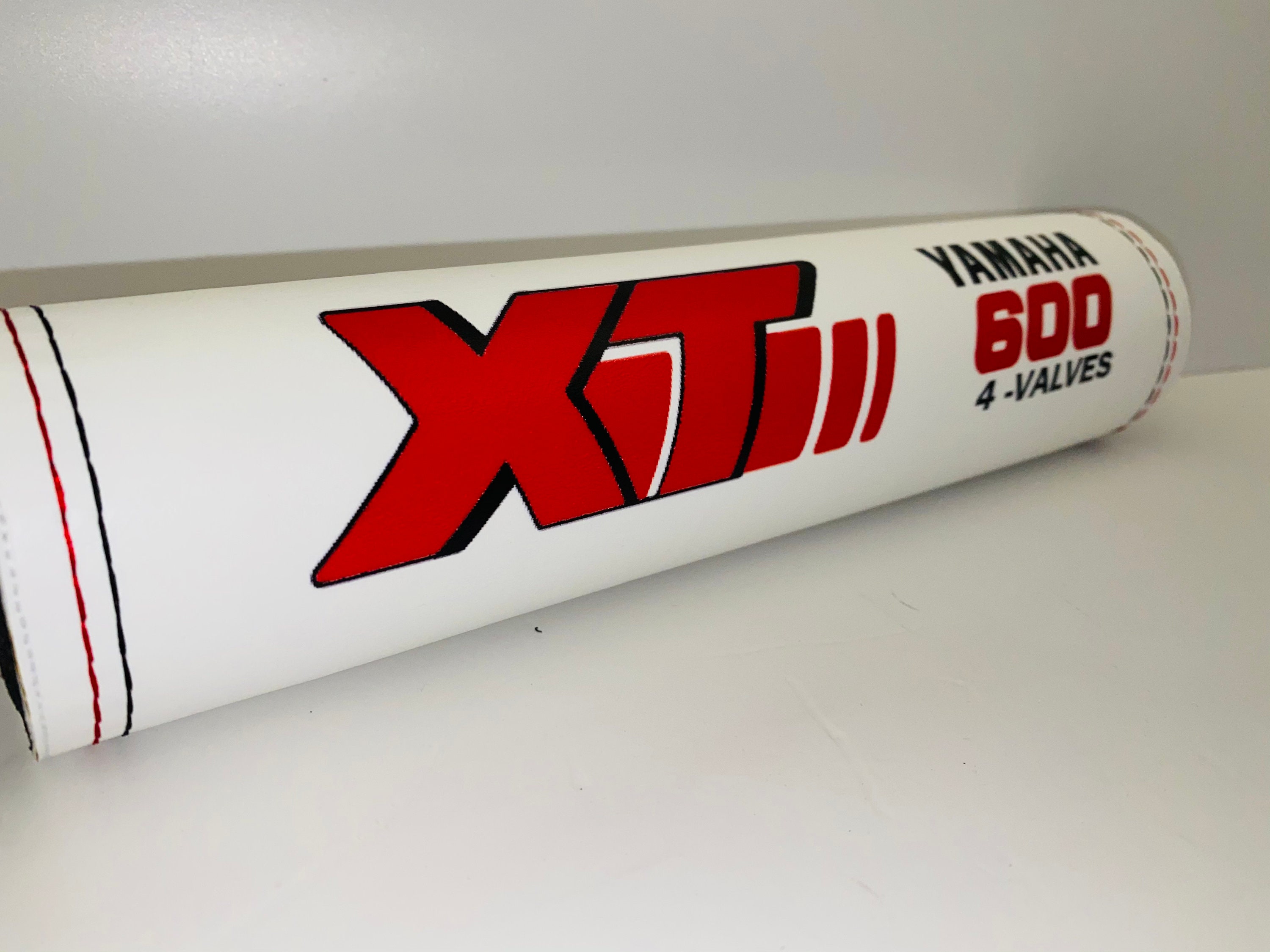 Paracolpi Manubrio Per Yamaha XT660X - Imbottito In Similpelle Con Logo Bianco - Foto 6