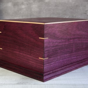 Beautiful Wooden Urn in Purpleheart
