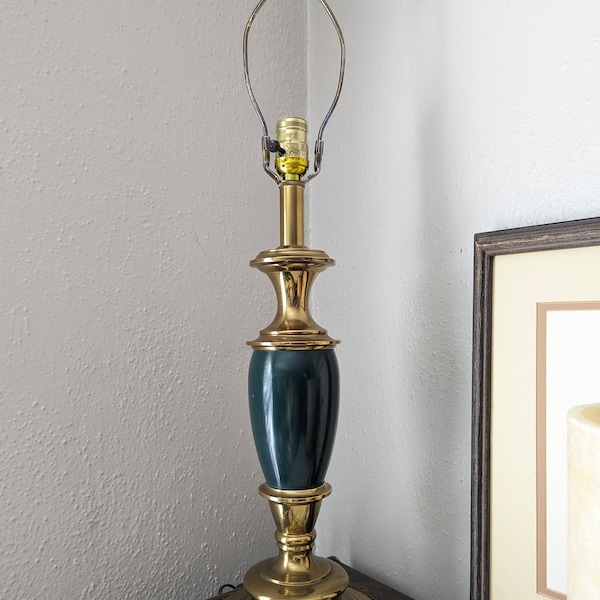 Table Lamp Green Accent  27.5in Tall Switch on Socket 3-Way Switch