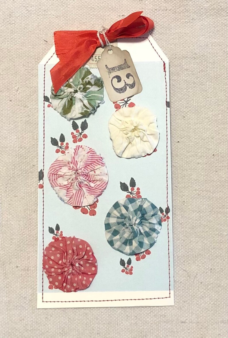 CHRISTMAS Vintage Feedsack Yo Yo\u2019s on Hand Sewn Tag