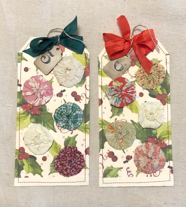 CHRISTMAS Vintage Feedsack Yo Yo\u2019s on Hand Sewn Tag