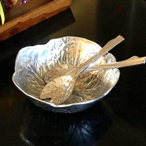 Mexican Handcrafted Cast Aluminum Cabbage Leaf Design Salad bowl with Serving Utensils