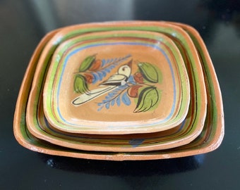 Vintage Decorative Mexican Redware Hand Painted Hand Crafted Pottery Set of Three Nesting Trays