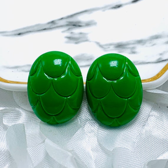 Sara Coventry Emerald Green Lucite Earrings Mod B… - image 3