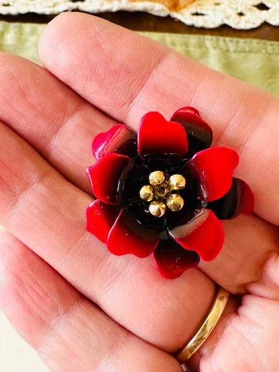 Coro Red Black Flower Mod Clip On Earrings MCM Go… - image 6