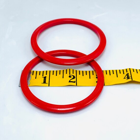 Red Bakelite Bangles Bracelets Stackable Set Of T… - image 6
