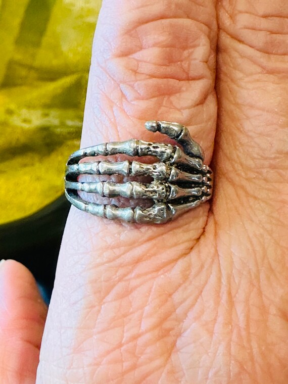 Skeleton Finger Hand Ring Silver Tone Size 10 Got… - image 6