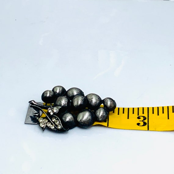 Grape Cluster Brooch Solid Pewter And Rhinestone … - image 9
