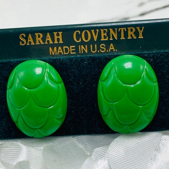 Sara Coventry Emerald Green Lucite Earrings Mod B… - image 1