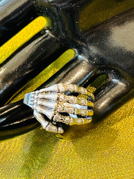 Skeleton Finger Hand Ring Silver Tone Size 10 Got… - image 4