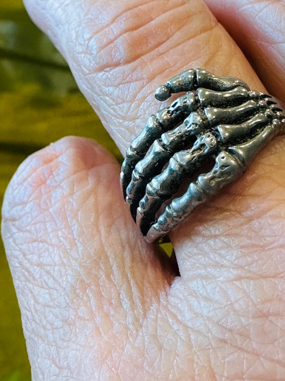 Skeleton Finger Hand Ring Silver Tone Size 10 Got… - image 8