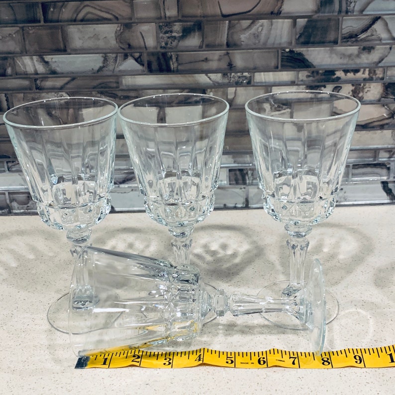 Vintage Mismatch Water Goblets Glass Stemware Pink Luminarc Wine And Crystal Wine Goblets Set Of 4 Clear and 2 Pink Luminarc Rosaline Swirl