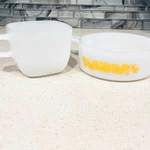 Glasbake Square Coffee Cup Milk Glass Yellow Daisy Jeannette French Onion Soup Bowl With Handle Ovenware Signed J-2639 Made In The USA