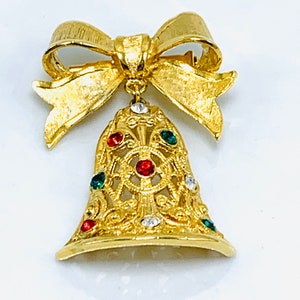 Christmas Tree Brooch Signed Vante Red Green And Clear Rhinestone Gold Tone Holiday Yuletide Christmas Bell With Gold Bow Brooch