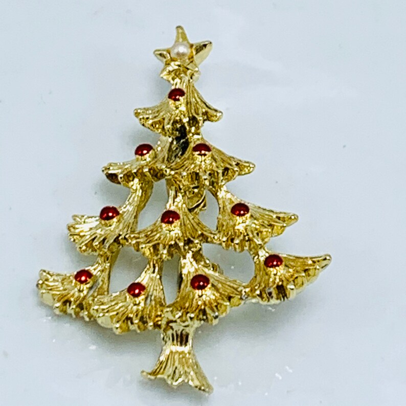 Christmas Tree Brooch Gerry Signed Gold Tone Christmas Tree Brooch With Red Enamel Ornaments With Faux Pearl Tree Topper