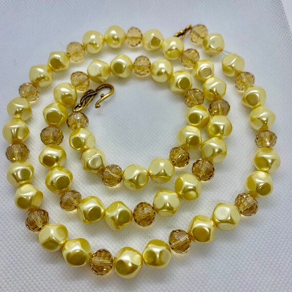 Vintage yellow glass necklace Gem