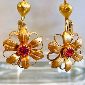 Pendientes de flores rosas swarovski gota dangle latón multi capa pétalos centro corazón de cristal rosa palanca de pendiente alambre de pendiente hecho a mano