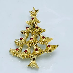 Christmas Tree Brooch Gerry Signed Gold Tone Christmas Tree Brooch With Red Enamel Ornaments With Faux Pearl Tree Topper