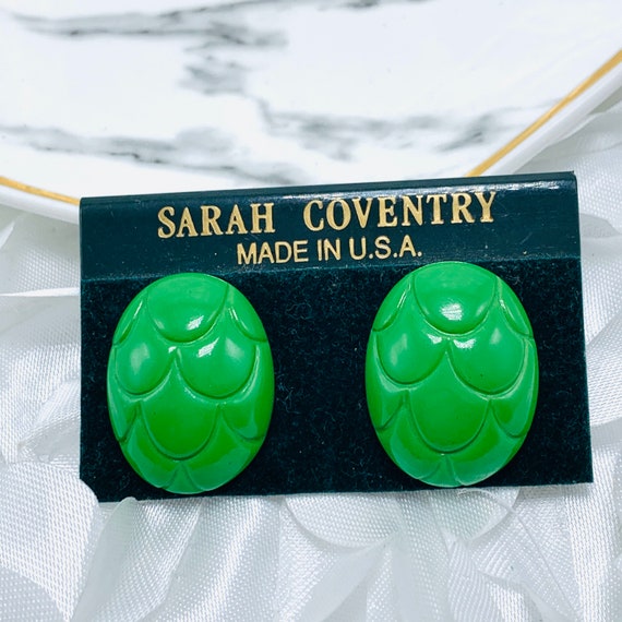 Sara Coventry Emerald Green Lucite Earrings Mod B… - image 7