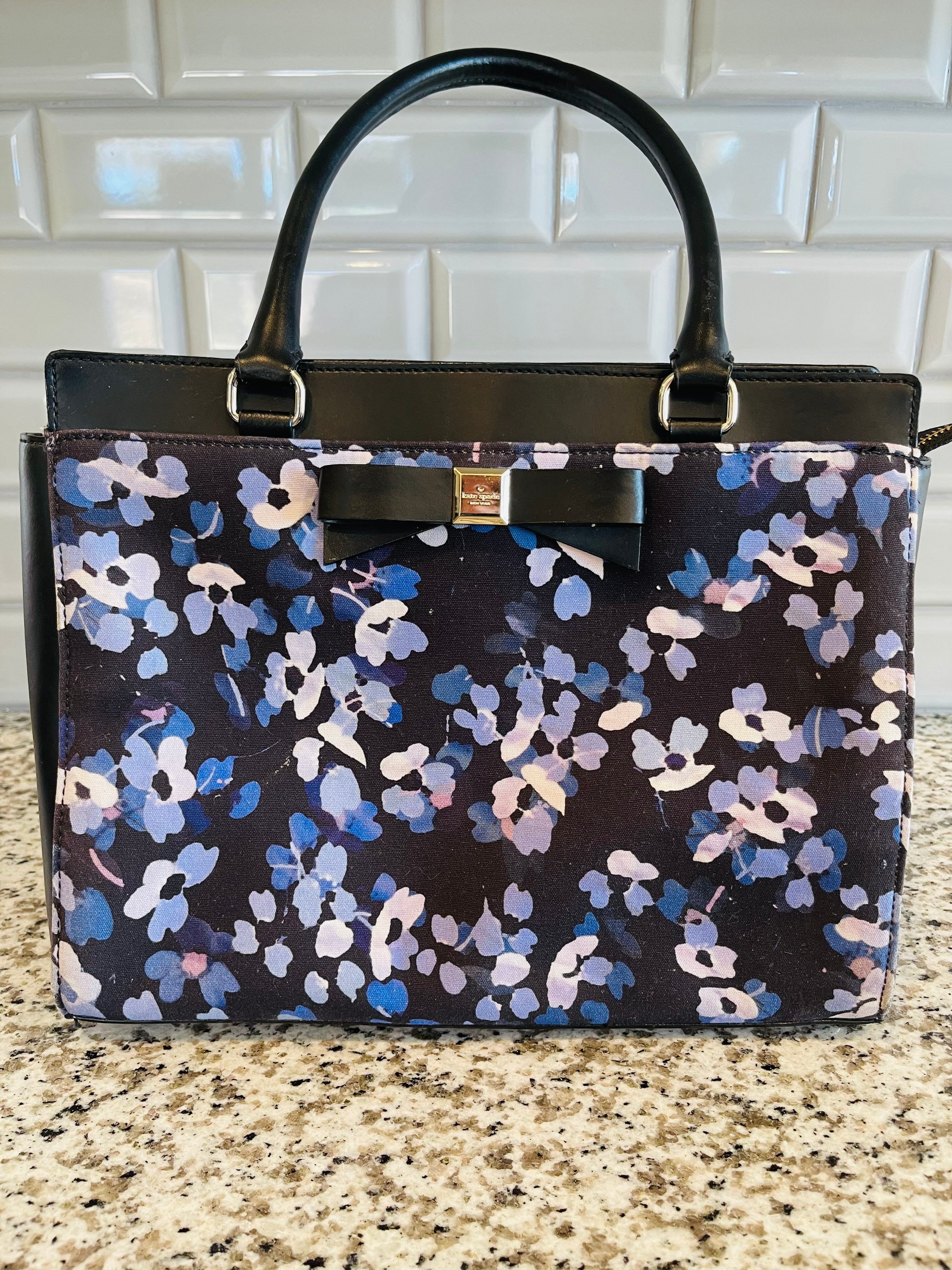 Kate Spade Traveler Road Trip Floral Print Round Crossbody Blue Multi -  Walmart.com